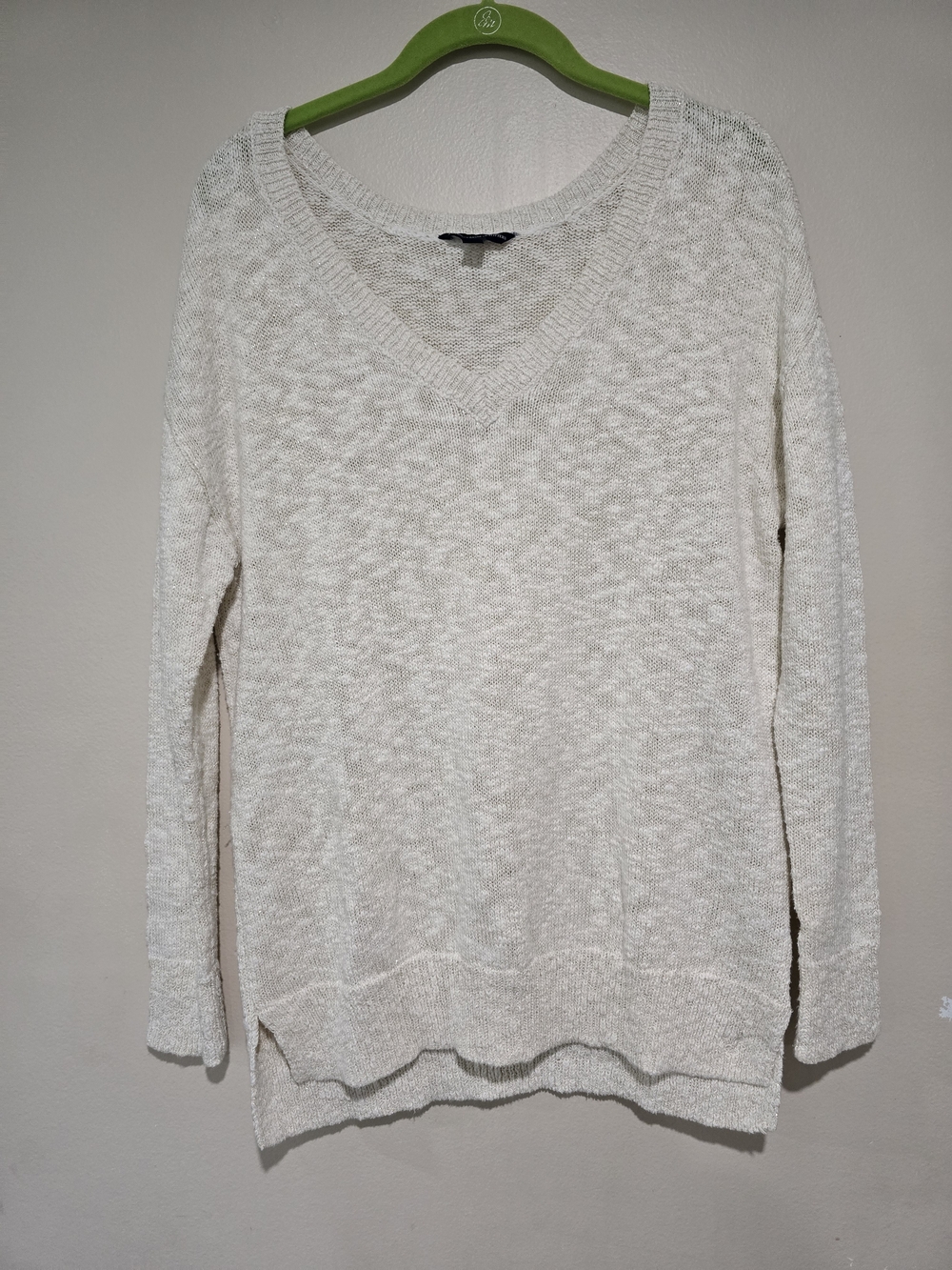 American Eagle Outfitters Cream & Gold Shimmer V-Neck Longsleeve Pullover